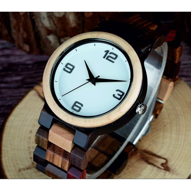 READER Armbanduhr aus Holz. Meine Damen und Herren.